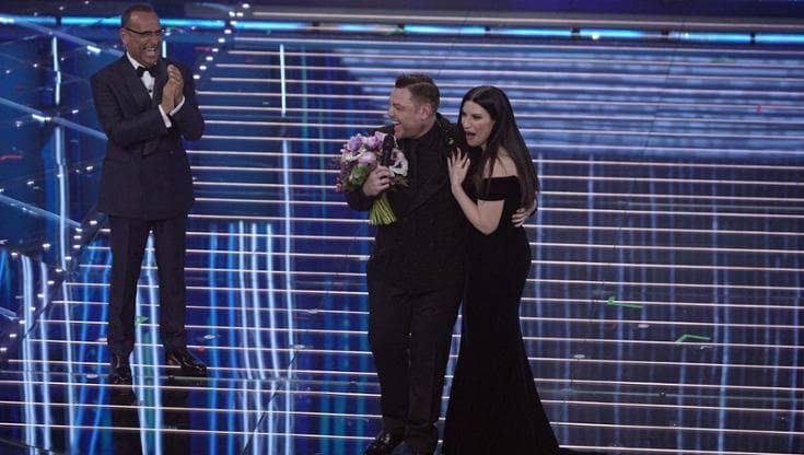 Ascolti Sanremo, la prima serata fa flop con 9,6 milioni. Tre milioni in meno dell'anno scorso