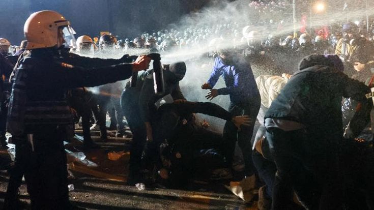 Zero tweet e post: il silenzio del governo italiano sull’arresto del sindaco di Istanbul