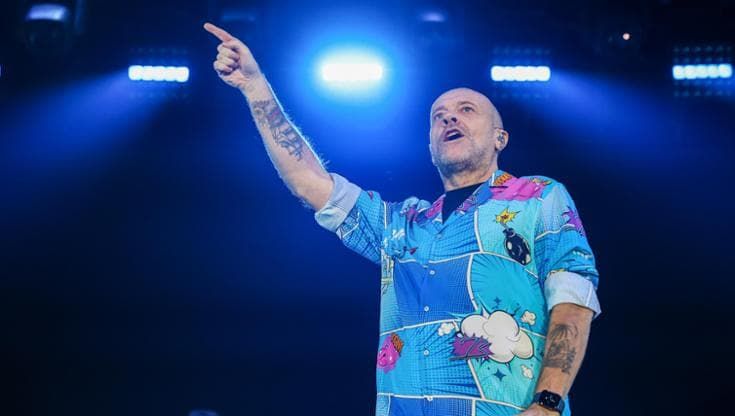 Max Pezzali: “In gara a Sanremo toccai il punto più basso. Meglio ospite, faccio quello che so fare”