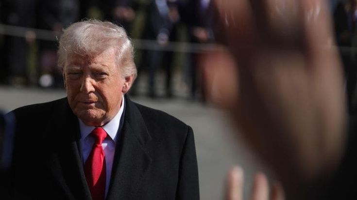 I dazi si ritorcono contro gli americani, Trump inizia a frenare: le midterm fanno paura