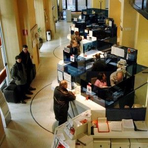 La crisi morde Carige chiudono 30 sportelli in tutta la regione