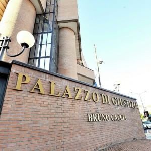 Uccise a colpi di pistola il compagno per punirlo dei tradimenti, condannata