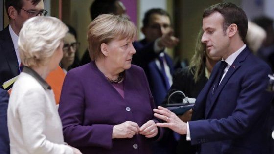 Merkel e Macron alla Ue: "Prepariamoci alla prossima pandemia"