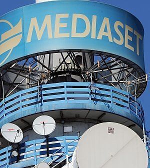 Mediaset porta la Champions sul satellite: l'ultima sfida per salvare la pay tv Premium