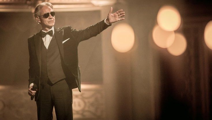 La sera di Natale con la voce di Bocelli: il tenore protagonista del concerto di Assisi
