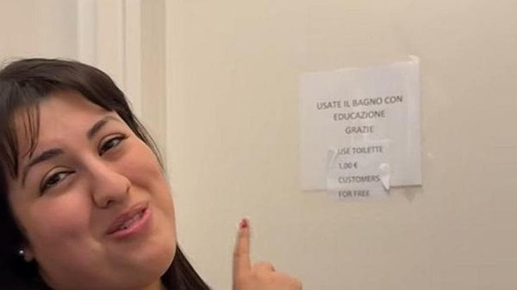 Bergamo, il bar fa pagare un euro a chi usa il bagno senza consumare: "Troppi turisti maleducati"