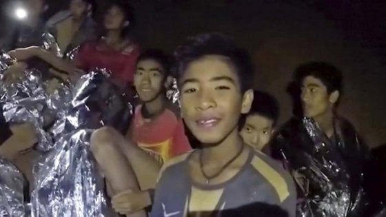 La storia dei ragazzini thailandesi intrappolati nella grotta diventa film