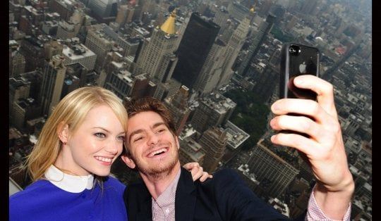 La favorita Emma Stone dalla platea di Broadway agli Oscar: "Realizzo un sogno"