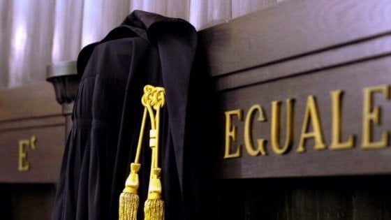 Parma, molotov contro immigrati: condannati tre giovani 