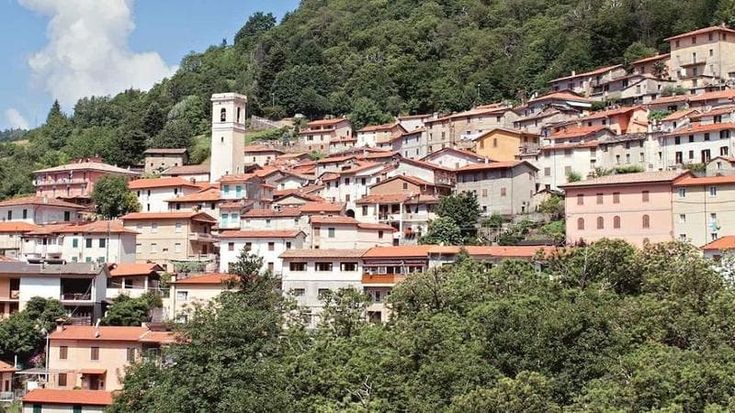 Levigliani, il borgo diventato cooperativa: “Qui non esiste disoccupazione. E spopolamento”