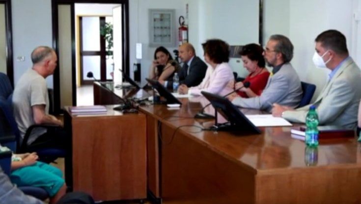 Ergastolano ottiene la quarta laurea in trent'anni di reclusione. Permesso speciale per discutere la tesi a Tor Vergata