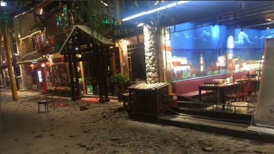 Cina: si teme siano almeno 100 morti in sisma a Sichuan