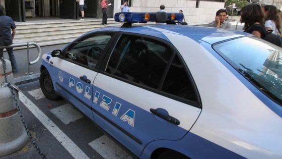 Rimini, botte e umiliazioni alla moglie che vuole frequentare l'università: arrestato