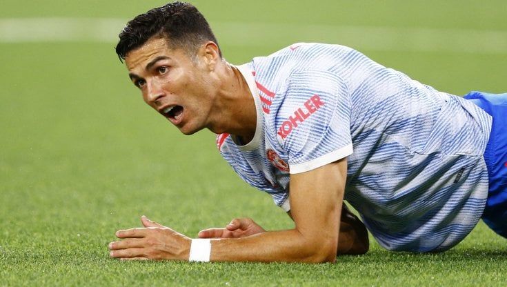 Le pecore non lo lasciano dormire, Ronaldo cambia casa dopo una settimana