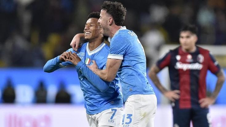 La Supercoppa è del Napoli, Neres manda ko il Bologna: in città esplode la festa