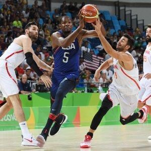 Basket, la finale sarà ancora Usa-Serbia: sconfitte Spagna e Australia