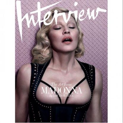 Madonna in copertina, topless a 56 anni