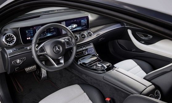 Poker Mercedes al salone di Detroit