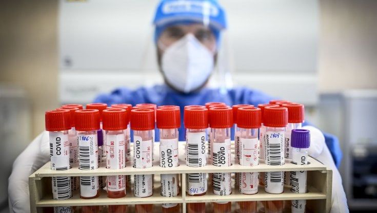 Covid, in Sicilia il virus rialza la testa: oggi registrati 2.957 nuovi casi