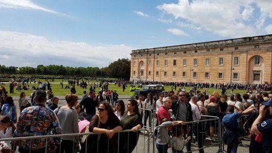 Reggia Caserta, cade un altro tabù: aperture per Liberazione e Festa Lavoro