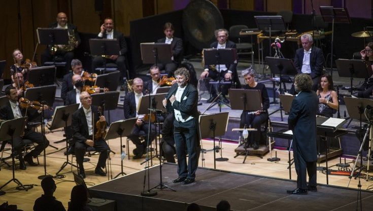 Il teatro Comunale di Bologna rinvia opere e concerti a data da destinarsi