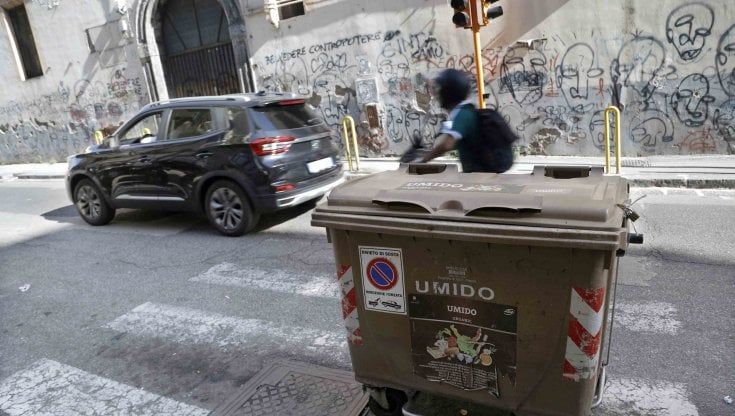 Napoli, usurate e invisibili: ecco la città delle strisce pedonali fantasma
