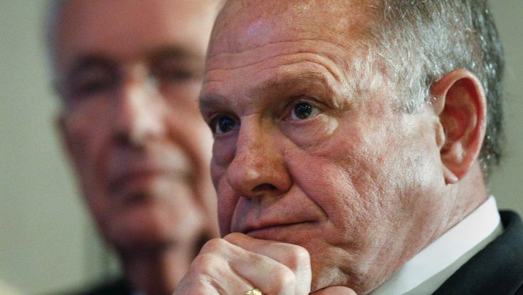 Roy Moore, la doppia vita del molestatore devoto