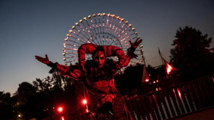 Horror house, scheletri e zucche giganti: le novità dei parchi divertimento per Halloween 2026