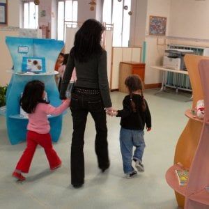 Roma, manca insegnante di sostegno: "mia figlia disabile esclusa da festa di Carnevale"
