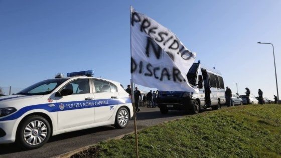 Rifiuti Roma, rivolta dei consiglieri 5S: sul totodiscarica il dissenso viaggia in chat 