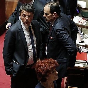 Pd, i renziani provano a bloccare la fronda: "Se qualcuno non vuole l'opposizione, lo dica"