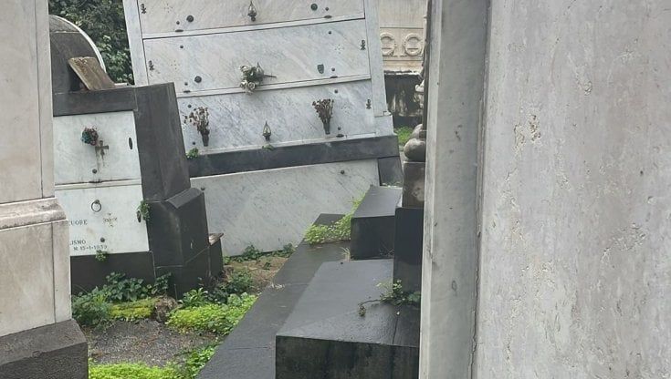 Cimitero Poggioreale, nuovo allarme: cappelle gentilizie sprofondate e lesionate