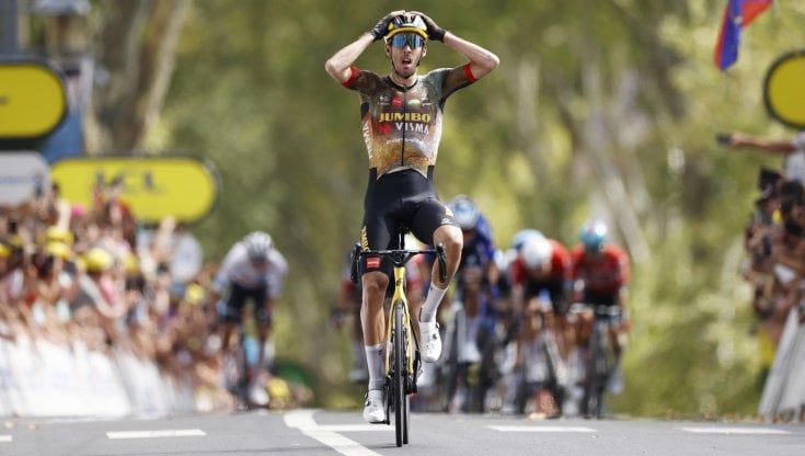 Tour de France, Laporte anticipa la volata. Vince un altro uomo di Vingegaard che resta in giallo
