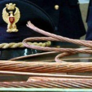 Matera, operaio ruba 40 chili di rame dall'azienda e li nasconde nell'armadietto: arrestato