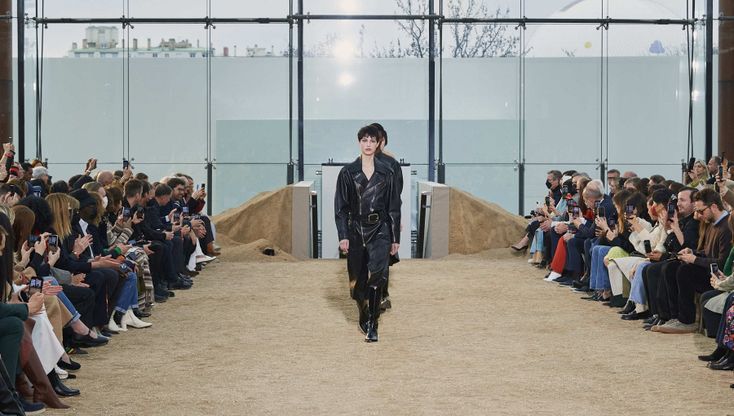 Chloé FW22: uscire dalla crisi climatica coi tempi della natura