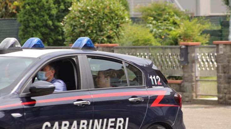 Prende a botte la madre di 74 anni, arrestato a Livorno