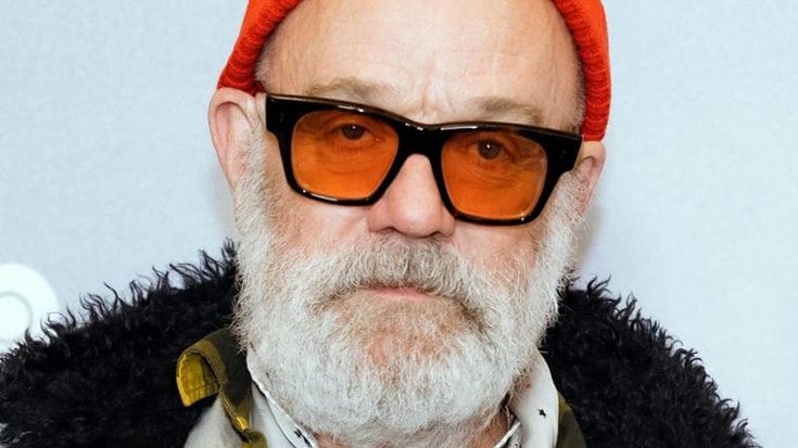 Michael Stipe e il suo album solista: “Ci vuole più tempo di quanto avessi previsto”