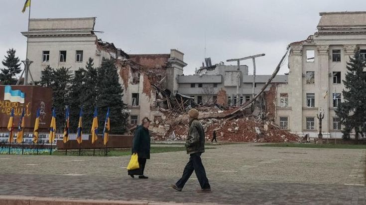 La piazza vuota per l’Ucraina