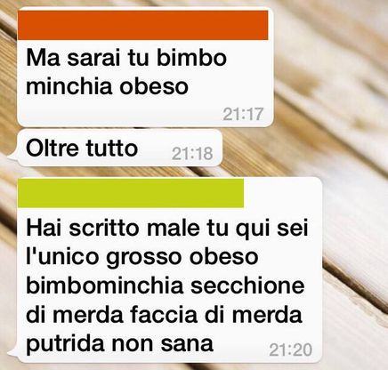 Bullismo e volgarità su Whatsapp: il preside pubblica la chat degli alunni su Facebook