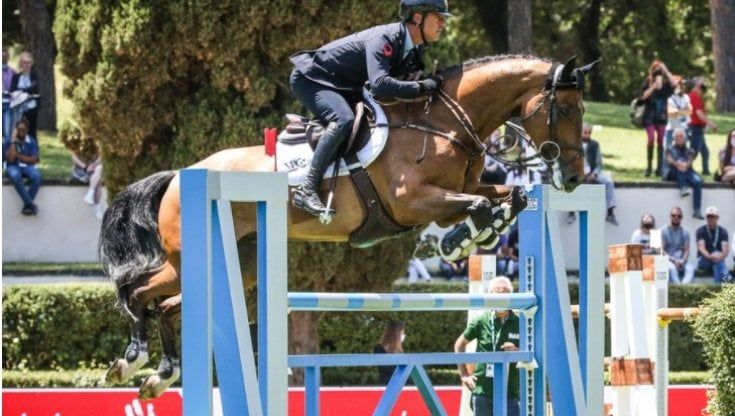 Milano, cavallo che passione: a San Siro galoppo e salto a ostacoli per tre giorni di gare