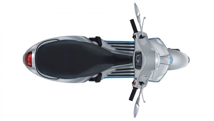 La Vespa dà la scossa: per gli scooter è boom elettrico