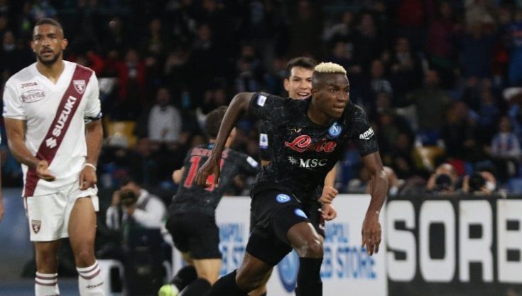 Napoli-Torino 1-0, Osimhen non sbaglia un colpo: azzurri sempre in vetta a punteggio pieno