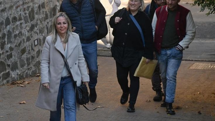 Firenze, Del Re annuncia la sua convention per le primarie ma il Pd si rivolta: 22 segretari di circolo su 24 contro di lei