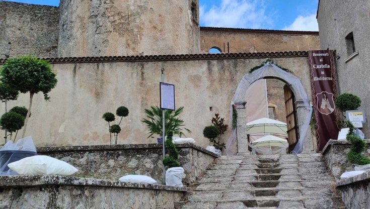 Potenza, il castello di Moliterno si apre al turismo matrimoniale 
