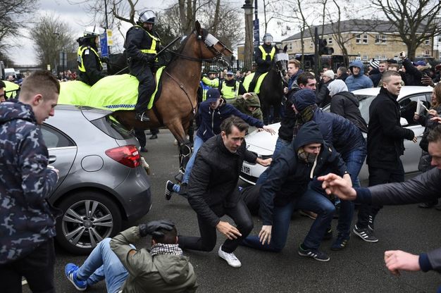 Tottenham-Arsenal, scontri e tensione prima del derby di Londra 