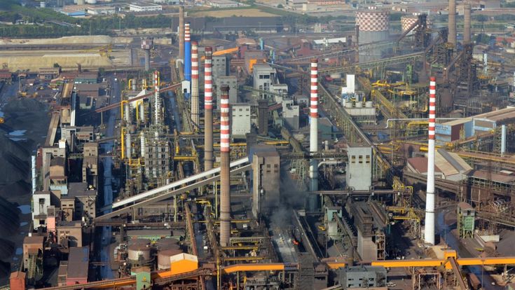 L'Ilva non chiude: i parlamentari cinquestelle spiegano la resa alla base