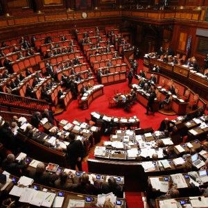 Shoah, salta deliberante su negazionismo. La bloccano i Cinque Stelle. Ddl torna in Aula