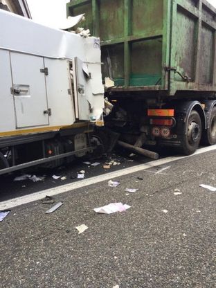 Torino, tamponamento tra camion, lunghe code in tangenziale 