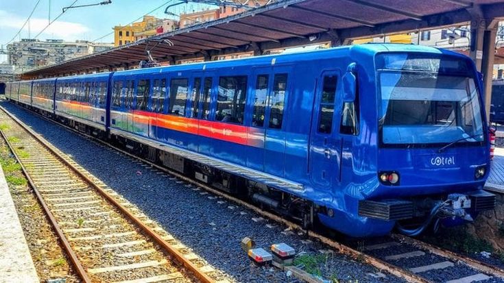 Falso allarme bomba sulla Metromare: il servizio si ferma e poi riprende