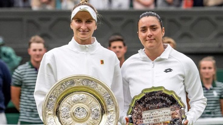 Wimbledon, perché il trofeo delle donne è un piatto? Ed è davvero sessista?